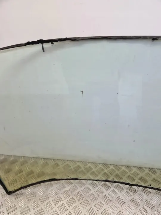 Gebruikte Mercedes-Benz SL R107 voorruit OEM 1076710410 image 3