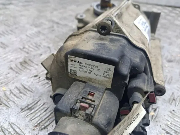 Couvercle Moteur VW Jetta VI OEM 1K0909144M - Occasion image 4