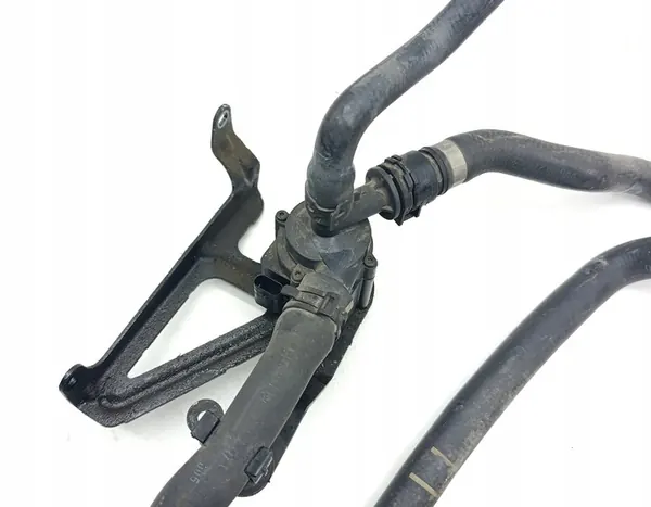 Vattenpump BMW F20 OEM 7629918-01 image 7