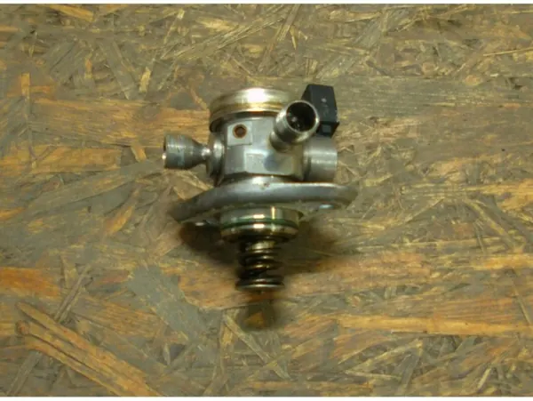 Renault OEM 166303162R ruiskutuspumppu - Käytetty image 2