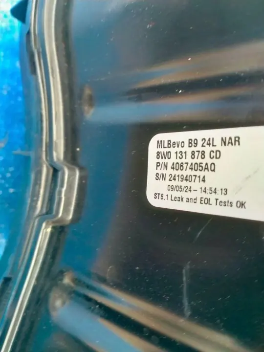 Pompe Réservoir AdBlue Audi A4 B9 OEM 8W0131878CD image 3