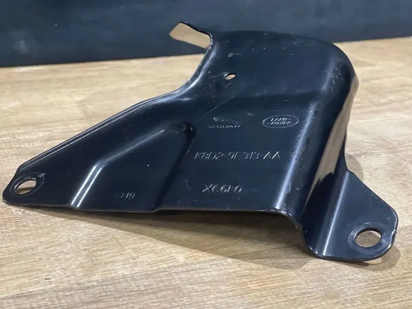 Support de charnière Range Rover Evoque L551 K8D29E313AA image 2