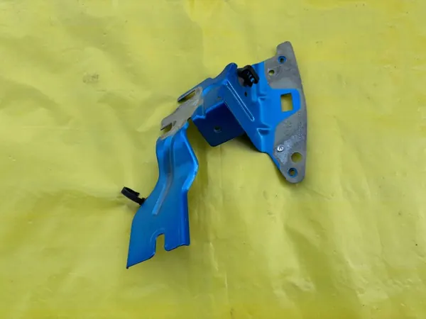 OEM 9827381680 Höger framskärmsfäste Peugeot 208 II image 2