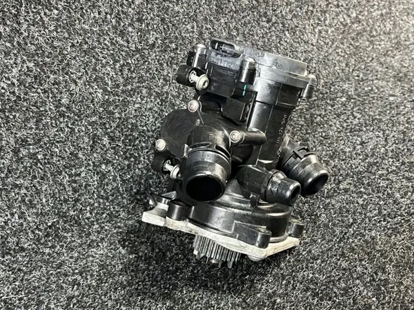 Carcasa termostato OEM 06L121111H para VW 1.8/2.0 TFSI image 3