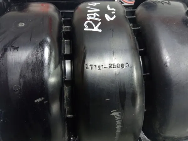 TOYOTA RAV 4 V HÍBRIDO Coletor de admissão OE 17111-25060 image 2