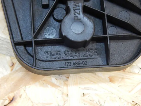 Insert farol traseiro direito VW T5 OEM 7E5945258 image 3