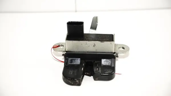 OEM 360166987 Tailgate Lock for VW Golf 5 image 6