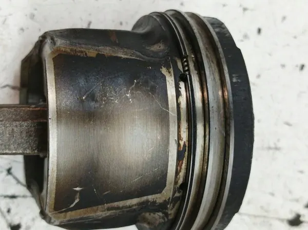 Hyundai i30 II Kolv 1.6 CRDI image 2