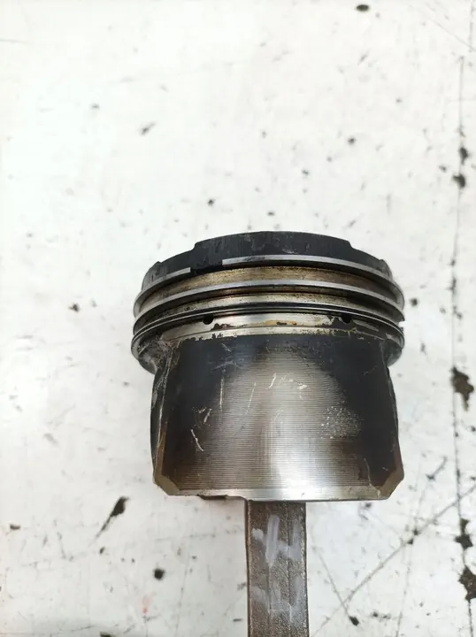 Hyundai i30 II Kolv 1.6 CRDI image 3