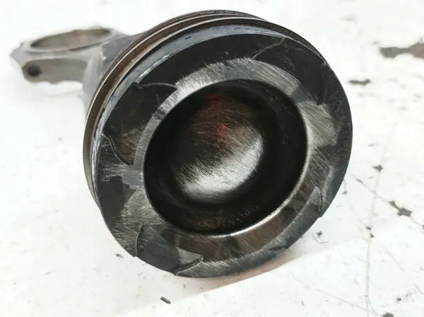 Hyundai i30 II Kolv 1.6 CRDI image 4