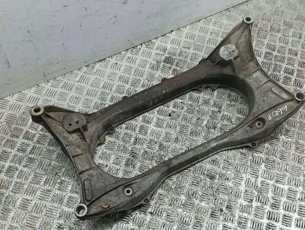 Lexus GS Vorderer Hilfsrahmen OEM AMD112485 - Gebraucht image 3