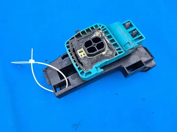 Support de radiateur droit BMW G14 F91 G15 F92 G16 G30 G11 8632126 image 1