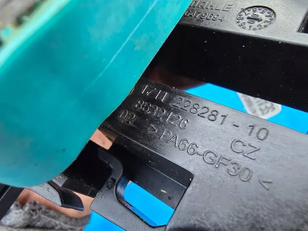 Support de radiateur droit BMW G14 F91 G15 F92 G16 G30 G11 8632126 image 3