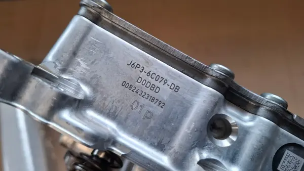 Klepblok Land Rover Defender 3.0 SC OEM J6P3-6C079-DB image 3