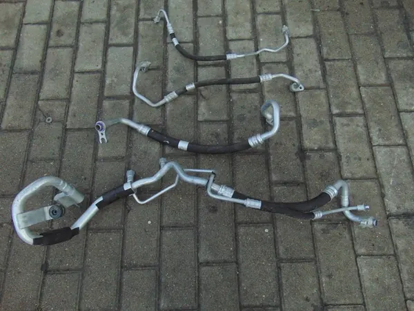 Ilmastointijohdot Mercedes C-Luokka W205 1.6 Bensiini image 4