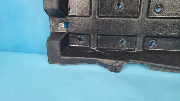 Chery Omoda 5 alusuoja vasen OEM 609001406AA image 4