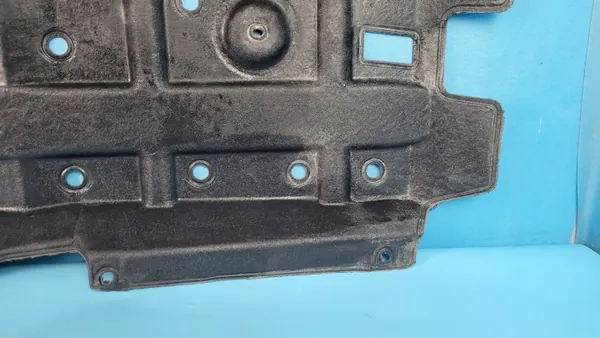 Chery Omoda 5 alusuoja vasen OEM 609001406AA image 6