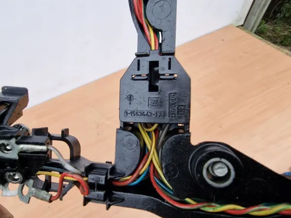 ACTROS Installation Injecteurs Couverture de Culasse A4710160121 image 5