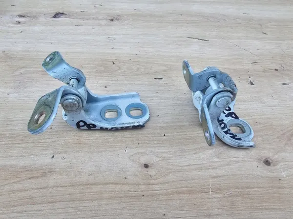 OEM ZAWIASY DRZWI PRAWY PRZÓD PRZEDNIE OPEL MOKKA Z474 GAZ KOMPLET image 3