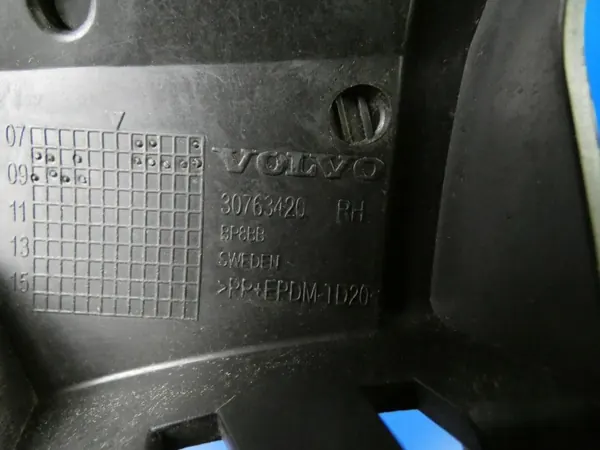 Soporte derecho lavafaros Volvo XC60 OEM 30763420 image 3