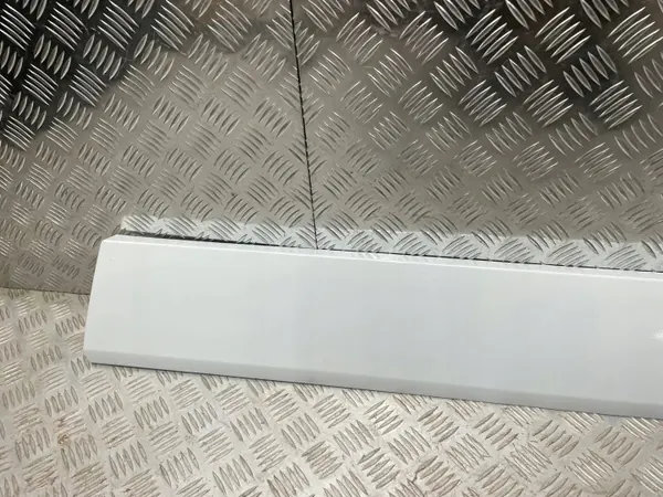 Moldagem Lateral Esquerda OEM 93867912 para Renault Trafic image 4