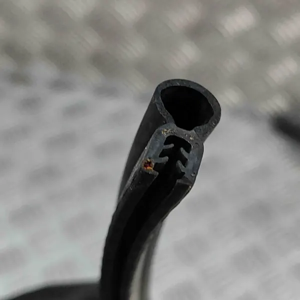 Motorhaubendichtung OEM 51968061 für Fiat 500 image 5