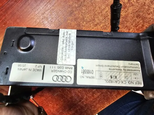 Cambiador CD OEM 8N8035111 para Audi TT 8N image 5