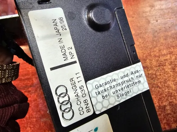 Cambiador CD OEM 8N8035111 para Audi TT 8N image 6