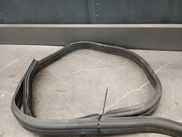 Joint de compartiment moteur Mercedes W211 image 2