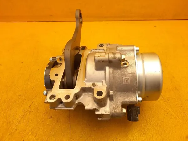Nissan Qashqai III J12 1.5 VC-T Ajustador Virabrequim OEM image 9