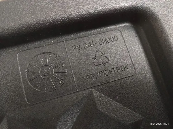 Toyota Aygo X 2022-2026 takakonttimatto OEM PW241-0H000 image 5