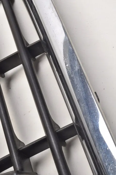 VOLVO S40 II Grill P2 31290533 image 10