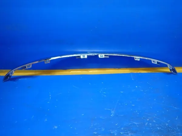 Acabamento Cromado de Para-choque Frontal Chrysler 200 image 2