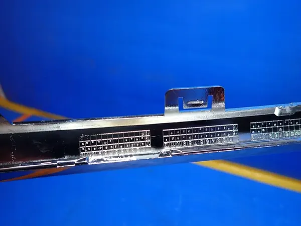 Acabamento Cromado de Para-choque Frontal Chrysler 200 image 4