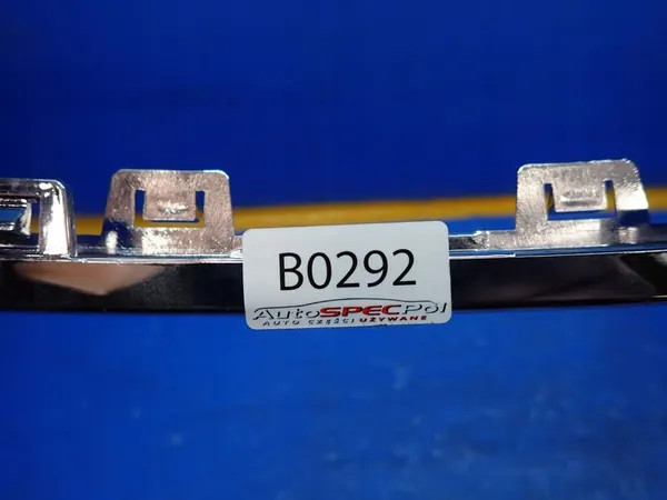 Acabamento Cromado de Para-choque Frontal Chrysler 200 image 8