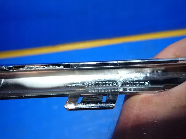 Acabamento Cromado de Para-choque Frontal Chrysler 200 image 9