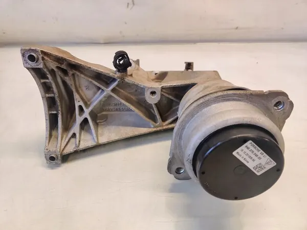 Moottorin Tuki Vasen 4.8 V8 Cayenne 958 9481021151R image 2