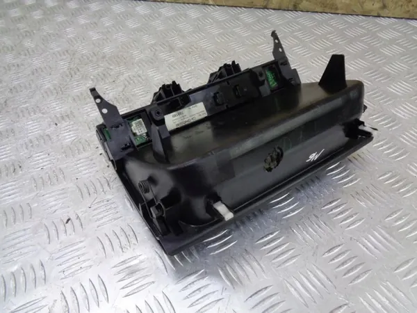 Compartimento de pantalla Mazda 6 OEM GJ6AG0245A image 3