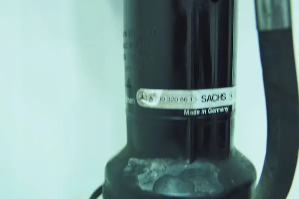 Framstötdämpare Mercedes SL550 R230 Lift 06-11 image 10