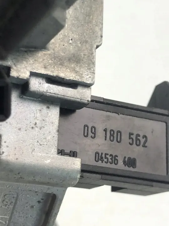 Kiinnitysosa Opel Astra H Sedan OEM 09180562 image 4