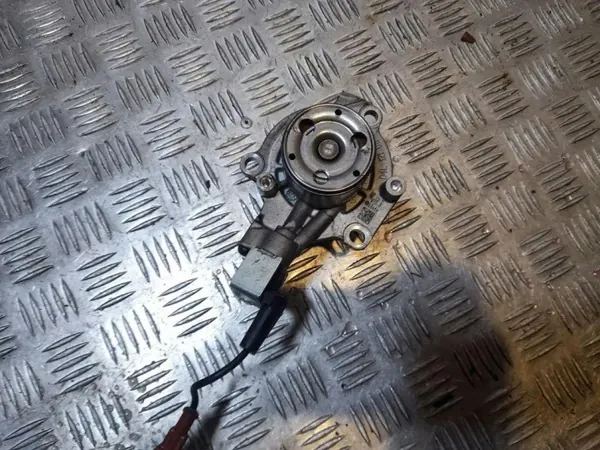 Pompe à eau OEM 04L121011E pour VW 2.0 TDI image 4