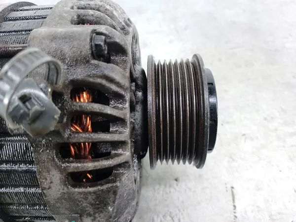 Alternador KIA SORENTO I 2.5 CRDI OEM 37300-4A112 image 8