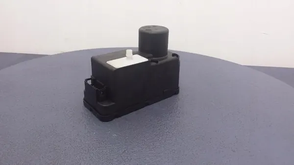 VW GOLF III Central Locking Pump 1H0962257G image 2