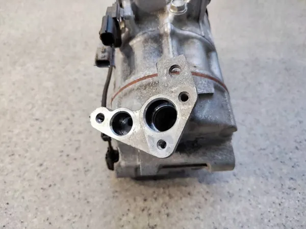 Compressore AC Nissan Qashqai III J12 1.3 DIG-T OEM 926006UB0A image 5