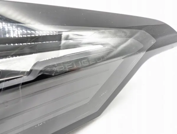PEUGEOT 308 T10 Luz Trasera Derecha 2024 9835299280 image 3