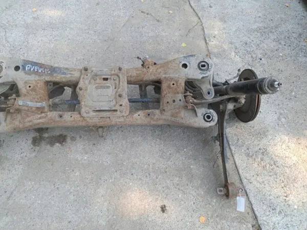 Toyota Avensis T27 achterophangingbalk OEM Wrakowisko-14842- image 3