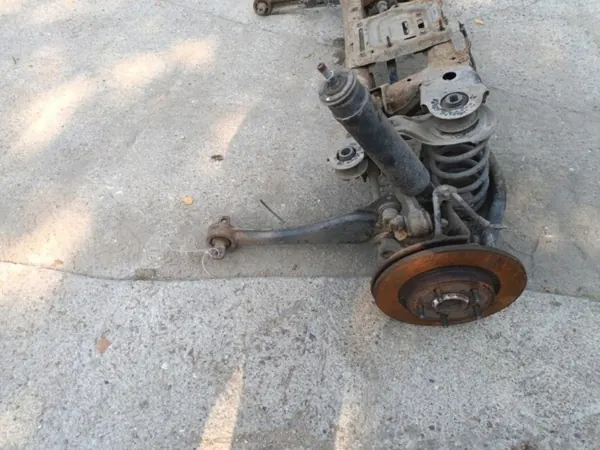 Toyota Avensis T27 achterophangingbalk OEM Wrakowisko-14842- image 4