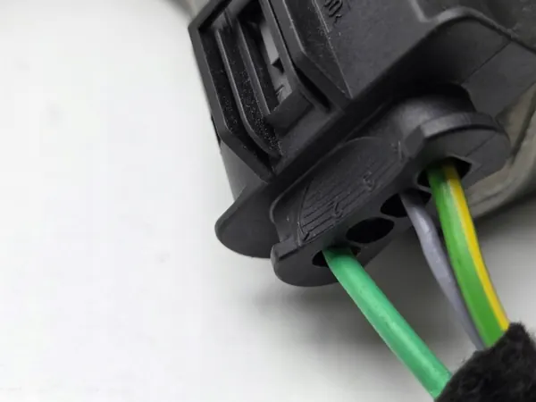 OEM YH01 20R PARTNER 0594 Enchufe Convertidor Usado image 5