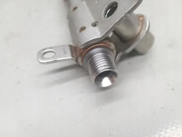 Rampe d'injection Ford OE d'occasion 2.0 EcoBoost FB5E-9F797-AD image 7