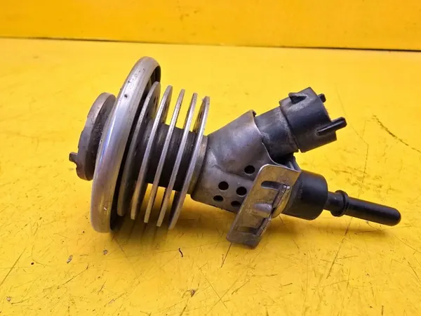 Mercedes-Benz AdBlue-suutin OEM A0004901013 image 2